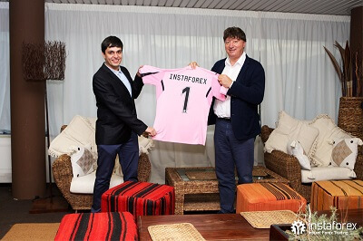 InstaForex was an official partner of US Citta di Palermo from 2015 to 2017.